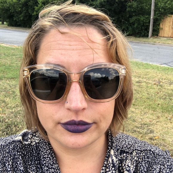 Meet your Posher, Jessie AKA AsymptoteSalvage - Picture 2 of 4